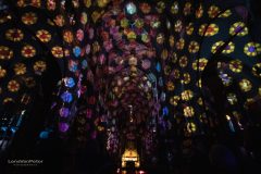 Street photography focused on everyday life, stillness, and subtle human interaction.